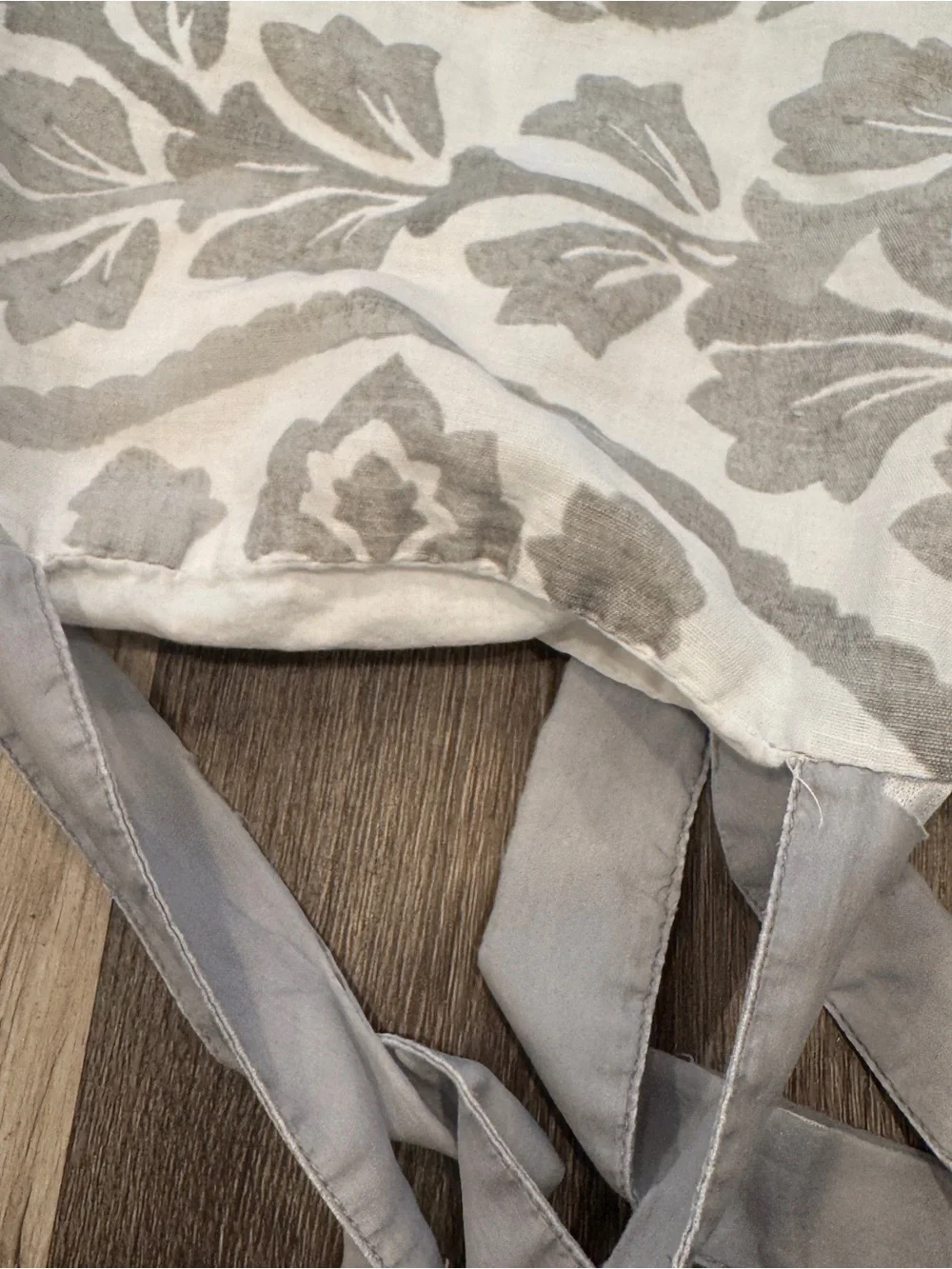 Pottery Barn Ana Medallion Standard Pillow Cases Set of 2 Gray White Decorative